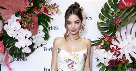 She Chose A Gentle Look And Collected Her Hair Supermodel Miranda Kerr