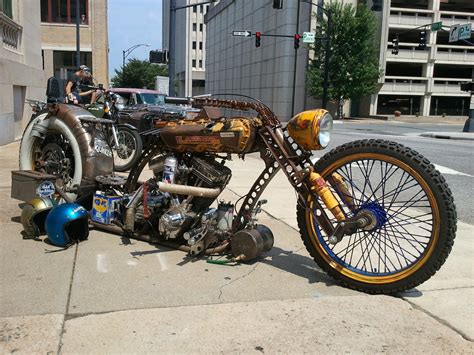 Together with pictures and technical specifications, you find riders' rating of the bike, a discussion forum for each motorcycle. Rat Bike or Custom Bike, who cares this is a bike for Fran ...
