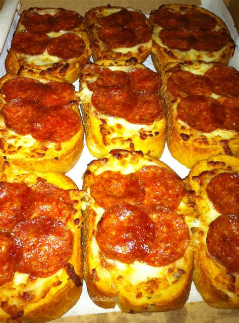 Pizza hut cheese pzone recipe. Hawaii Mom Blog: Pizza Hut - Garlic Bread Pizza