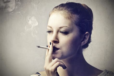 Smoking Woman — Stock Photo © Chaoss 1751874