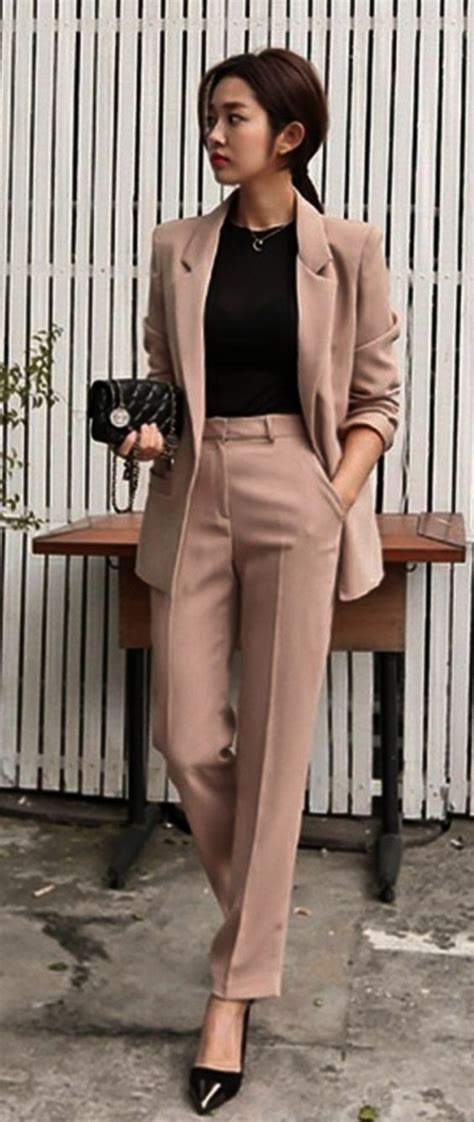 35trendy business casual work outfits for women office salt