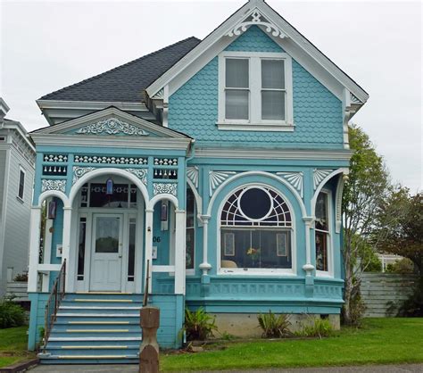 Nine Gorgeous Victorian Houses Offbeat Home And Life Victorian Style