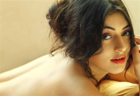 Hansika Motwani Latest Backless Sexy Pics Desifunblog