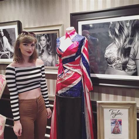 British Student Looks So Much Like Taylor Swift She Was Mobbed By