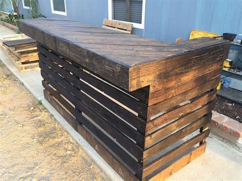 Diy Bar Made From Reclaimed Pallet Wood Reclaimed Pallet Wood Diy