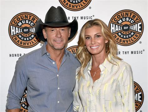 Tim Mcgraw And Faith Hill S Daughter Snaps Bikini Photos While Getting