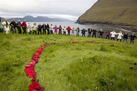 To fit chest sizes from 32 to 42. Knitting in circle | Faroe islands, Island, Trip