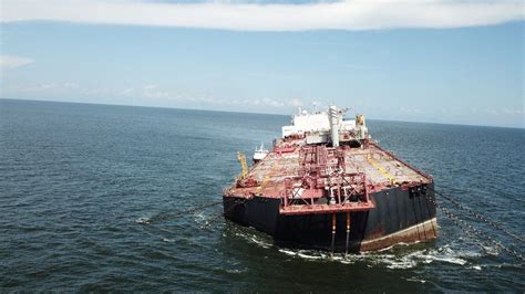 Fears Of An Oil Spill Off The Coast Of Trinidad And Tobago Bbc Newsround