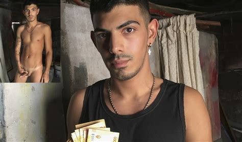 Dünner Twink Latino Junge bezahlte Geld um großen Schwanz Gestüt POV