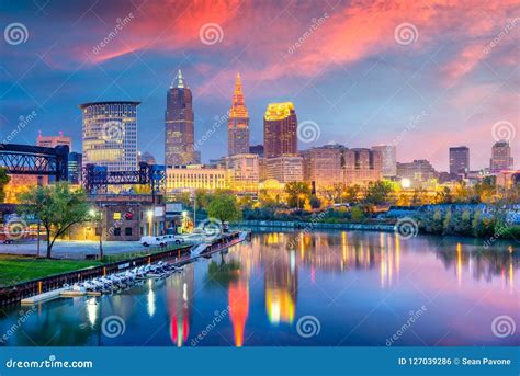 Cleveland Ohio Usa Skyline Editorial Photo Image Of Historic