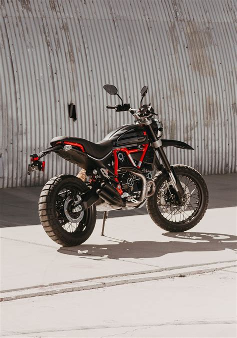 Ducati Scrambler Desert Sled Fasthouse Edizione Limitata Per Celebrare