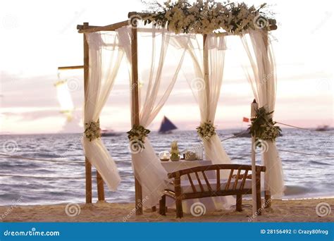 Wedding Table Decoration on Beach Stock Photo - Image of decor, lunch