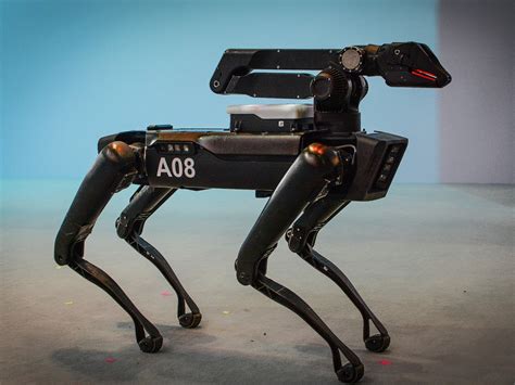 Watch Boston Dynamics Spotmini Robot Strut Through A Construction Site