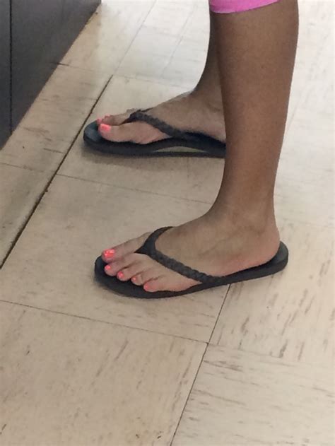 Footbandit — Candid Supermarket Feet