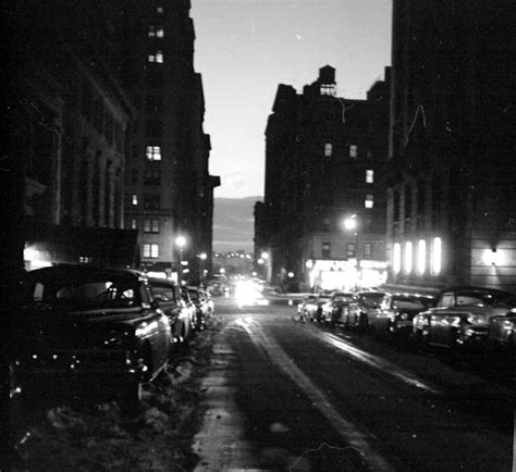 44 Fascinating Black And White Photos Capture Street Scenes Of New York