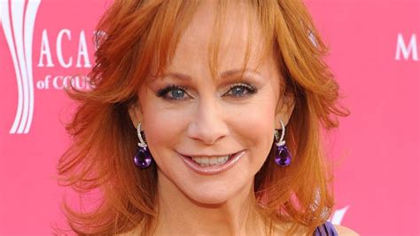Country Star Reba Mcentire 66 Sparks Reaction With Youthful