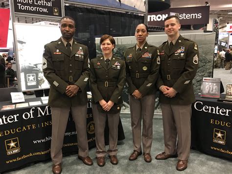 Cmh No Twitter The Team Modeling The Proposed New Army Greens Uniform