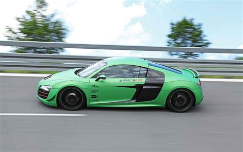 What is the 0 60 mph of a R8? 2