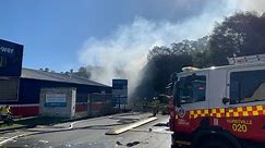 FACTORY FIRE | FRNSW Responding & On Scene 4th Alarm Structure Fire (RARE APPLIANCES)