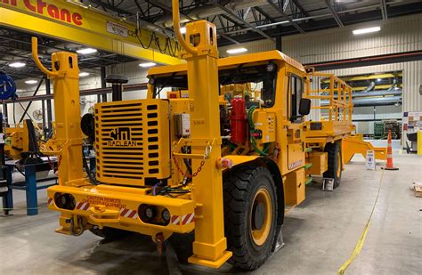 Maclean Utility Vehicle Production Milestone 300th Sl3 Scissor Lift