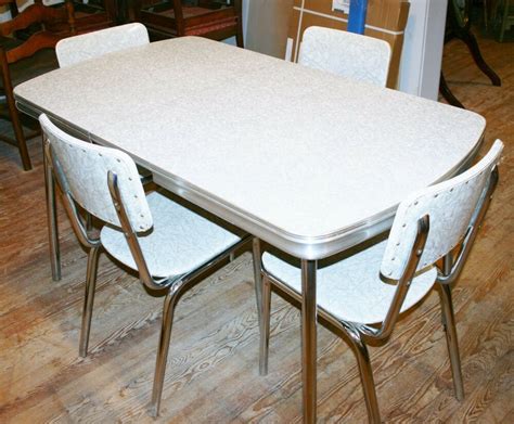 Sold by anmarcos furniture in courtenay and shipped all over canada and the usa. vintage 1950s Kitchen Dinette set table 4 chair silver ...