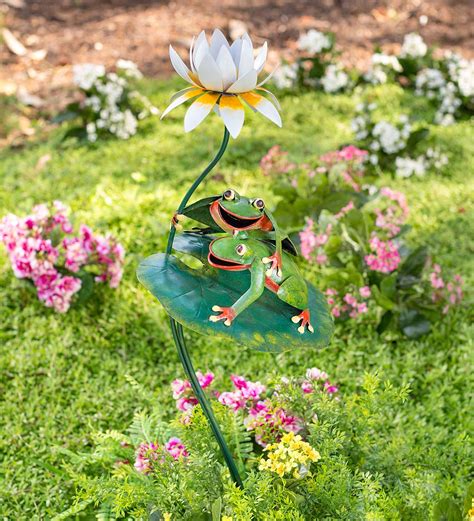 Handcrafted Metal Frogs On A Lily Pad Garden Stake Wind And Weather