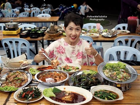 Ikan bakar, while ikan means fish, the term usually refers to a medley of seafood from stingray, seabass, mackerel, squid, cockles, prawns and however, we discovered there is a delicious ikan bakar in the kajang, called ikan bakar terangkat. Follow Me To Eat La - Malaysian Food Blog: RESTORAN SISIK ...