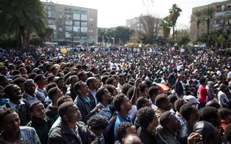 More Than 30000 African Migrants March In Tel Aviv For Refugee Rights