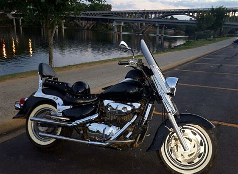 The boulevard c90t is ready for the vacation and it waiting for you to fill up the tank and pull the throttle. 2005 Suzuki Boulevard C90T (With images) | Suzuki ...