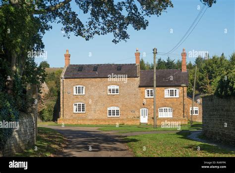 Cotswold Farmhouse Attractive Hi Res Stock Photography And Images Alamy