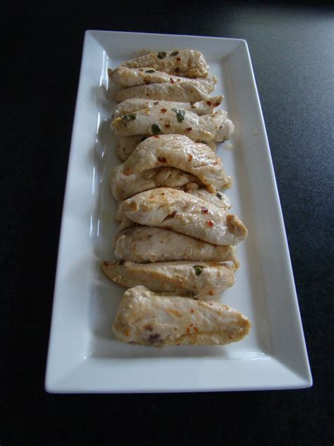 Combine cornflake crumbs, panko bread crumbs, garlic powder, paprika and salt & pepper to taste. Marinated Chicken Tenderloins | Cook Clean Craft