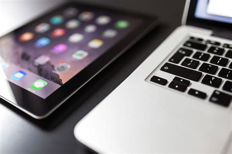 Computers are critical for communication and are the centerpiece of information technology. Image libre: Téléphone portable, ordinateur portable ...