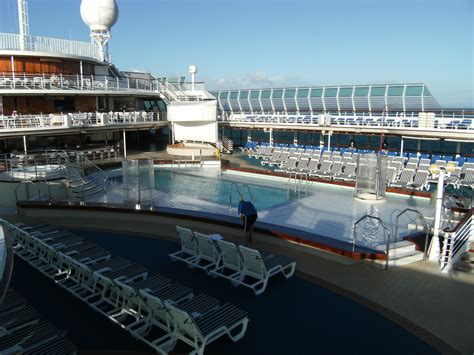 Swimming Pool On Sun Princess Cruise Ship Cruise Swimming Pools