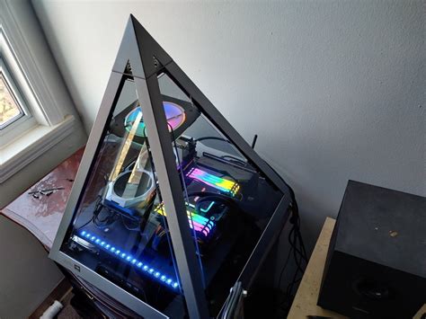 Check Out This Pc Built In A Glass Pyramid Computer Gaming Room