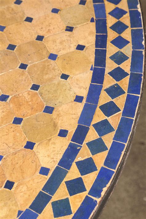 Gulfstone chessboard quartz mosaic (2.5cm x 2.5cm) 30cm x 30cm wall tile. Outdoor Mosaic Tile Table at 1stdibs