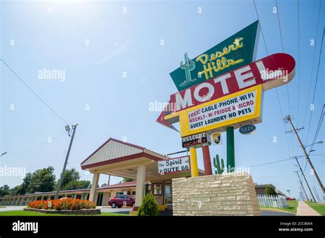Desert Hills Motel Hi Res Stock Photography And Images Alamy