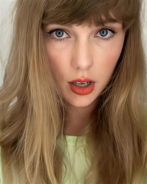 Dont Get Lost In Taylor Swifts Eyes Before You Release All Over Her Face Scrolller