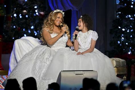 Inside Mariah Careys 2022 Christmas Concert Special