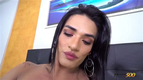 Caroline Martins Se Masturba Su Gran Polla Transexual
