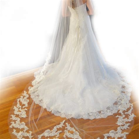 Elena Designs Style E1209 120 Inches One Tier Veil With Scattered