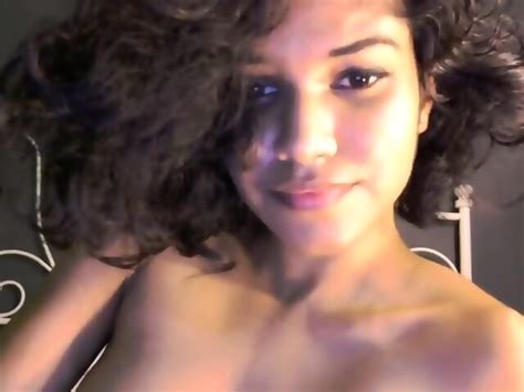 Morenaza Bailando Desnuda En Webcam Eporner