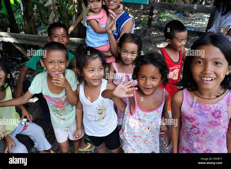 Philippines Children Happy Hi Res Stock Photography And Images Alamy