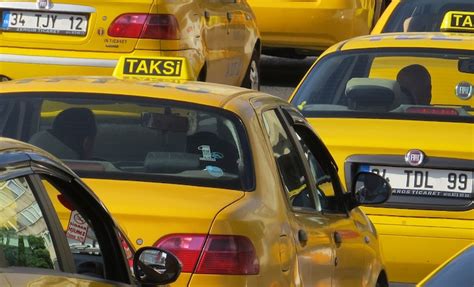 What is the best way to book a taxi in Istanbul?