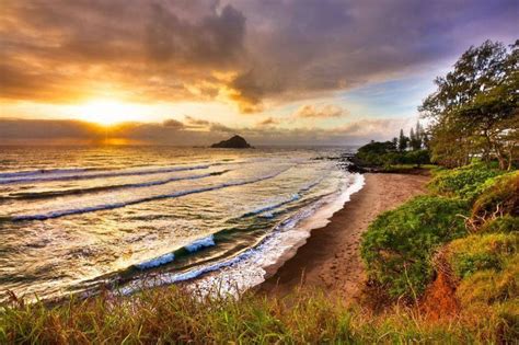 Sunrise In Mauihawaii Maui Hawaii Vacation Hawaii Vacation Sunrise