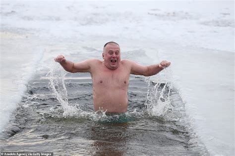 Orthodox Christians Plunge Into Icy Waters For Epiphany Celebration I Know All News