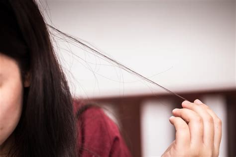Why Do Some People Pull Out Their Hair Trichotillomania Explained