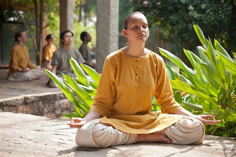 11 Best Ashrams In India — Yoga And Meditation Retreat Planet Of Hotels