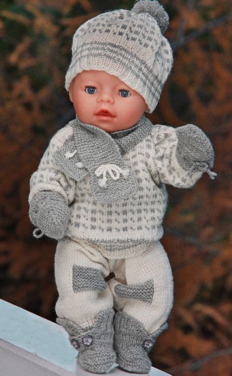 Baby born® baby annabell® puppen kleidung dolly moda schlafkleid schlafhemd neu die neue dolly moda ist so herzig und so unkompliziert.dank des lässigen schnitts können my little baby born. baby born kleidung stricken mit Målfrid Gausel strickmuster | Baby born kleidung, Puppenkleidung ...