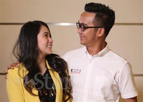 Elvina mohd bakal bergelar datin muda. Harta, Darjat Bukan Sebab Elvina Mohamad Pilih Datuk ...
