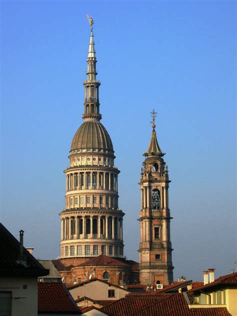 Explore novara's sunrise and sunset, moonrise and moonset. Foto Novara, immagini Novara - Visit Italy
